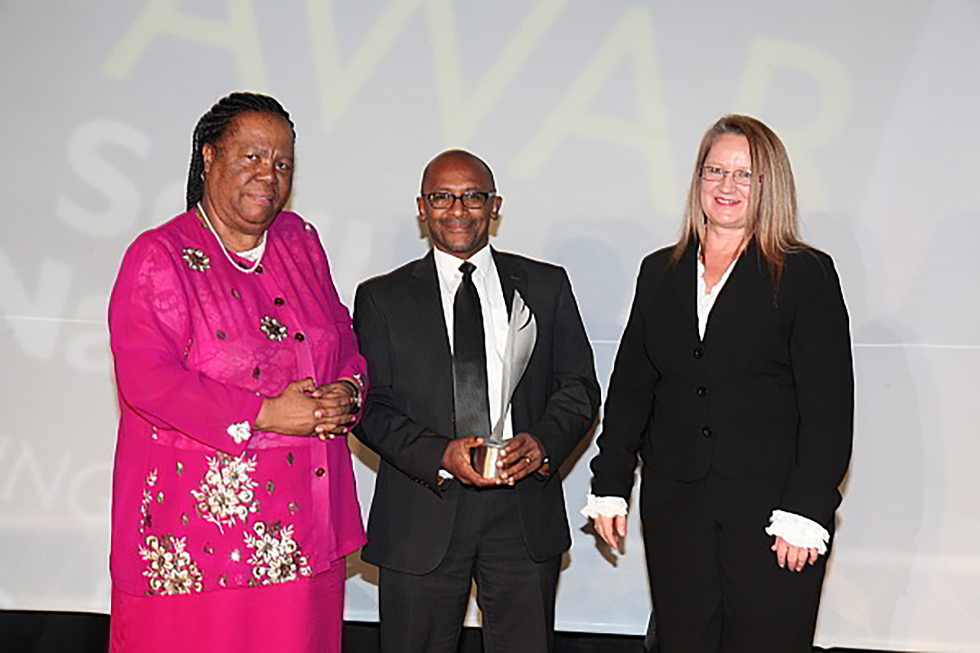 UJ’s Prof Bheki Twala, big data decision specialist, wins NSTF research award