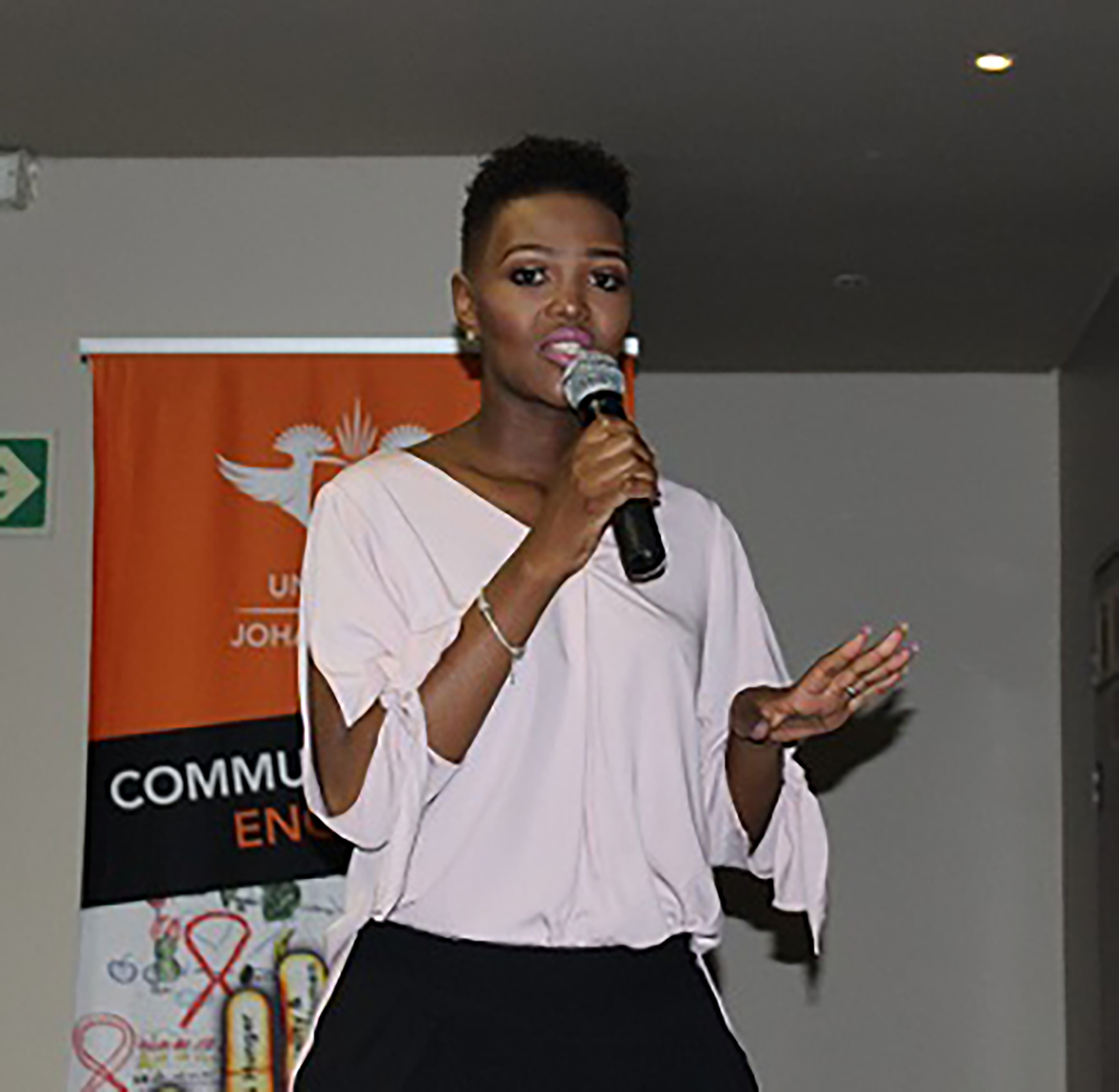 UJ alumni, former Miss SA joins One million pads campaign 2016