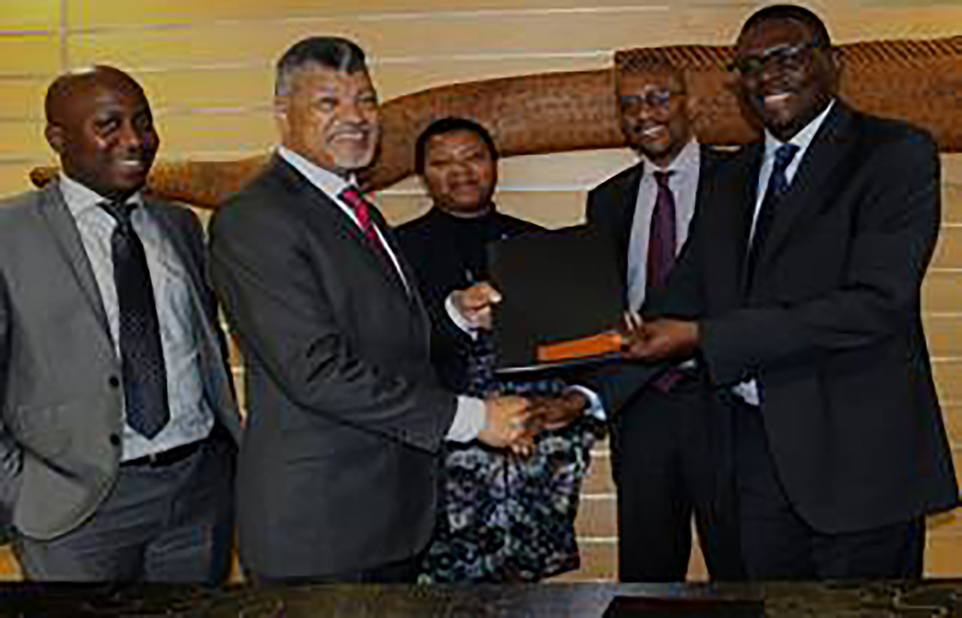 Two million rand cash boost towards UJ ‘Missing Middle’ campaign