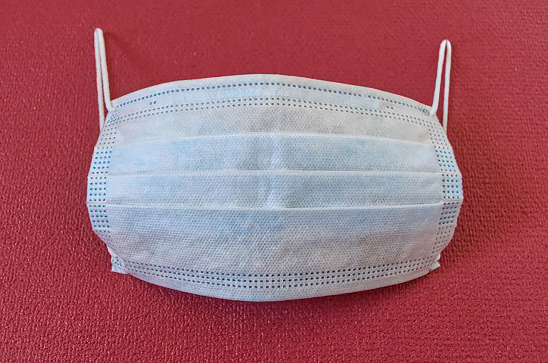 mask bg red