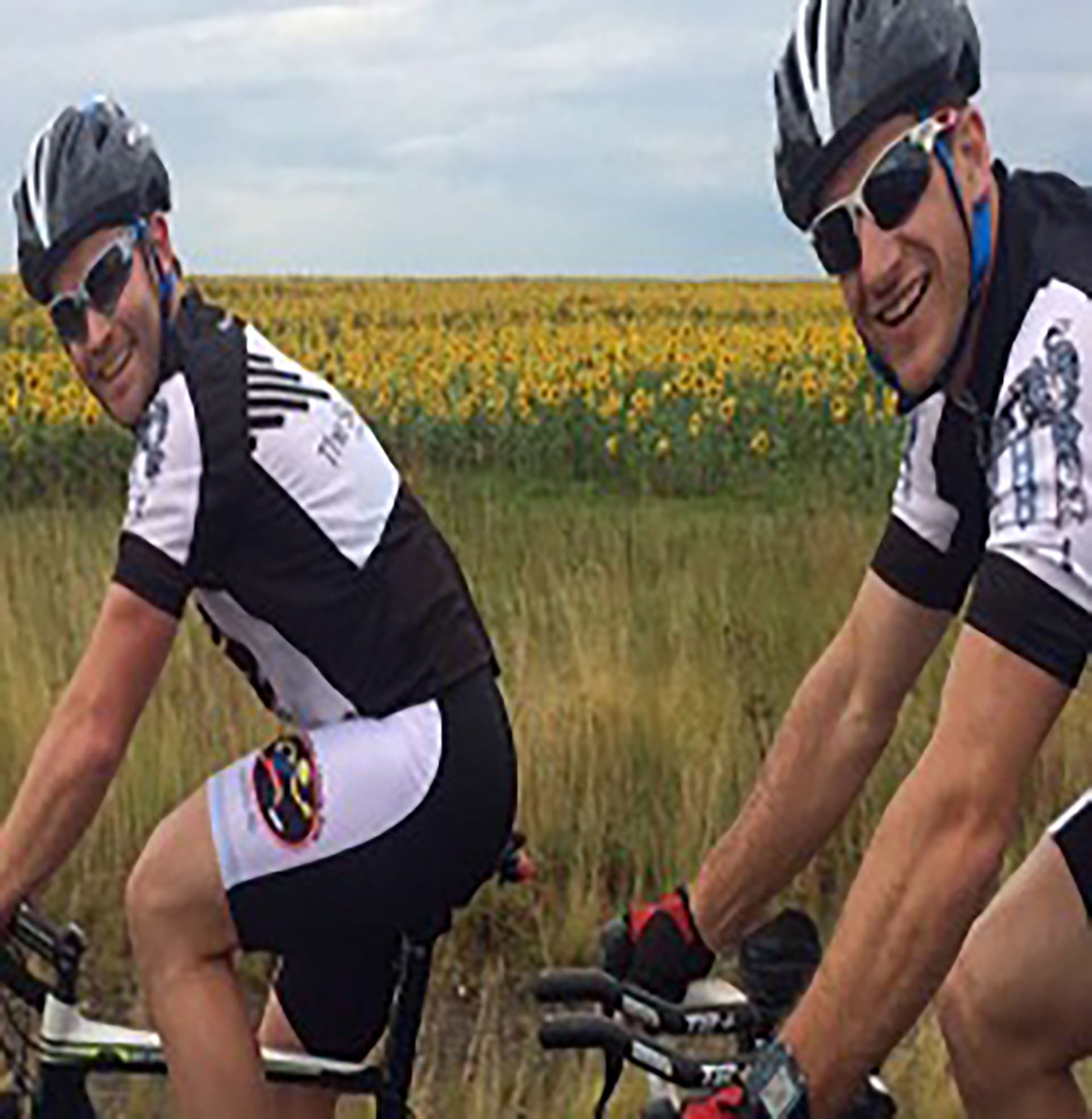 Two UJ alumni cycle from JHB to PE for cancer