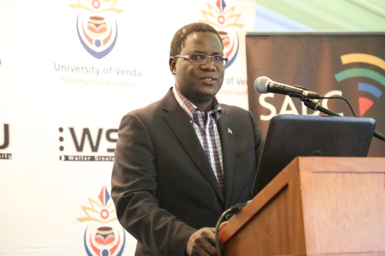 Inauguration as Univen Vice-Chancellor a momentous occasion for UJ alumnus, Dr Nthambeleni