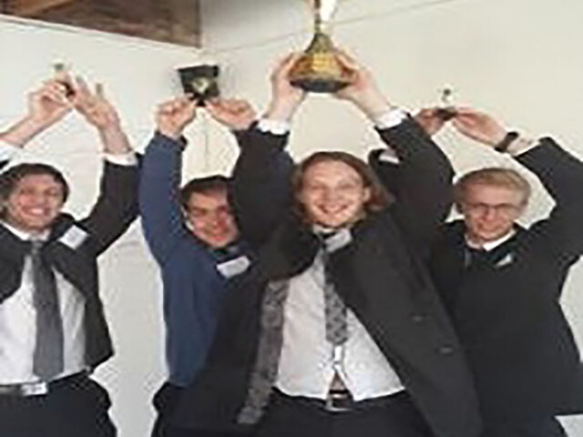 UJ students won Discovery IT Graduate Hackathon