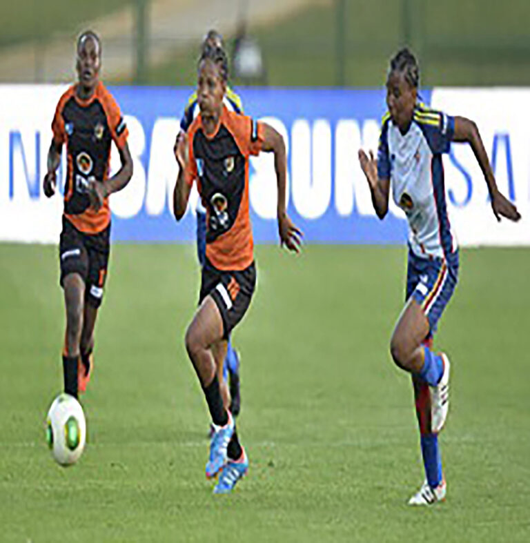 Men’s and ladies football qualified for the Varsity Football 2014