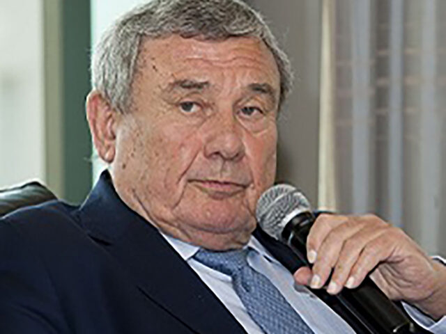 Noted hotelier, Sol Kerzner, inspires UJ students