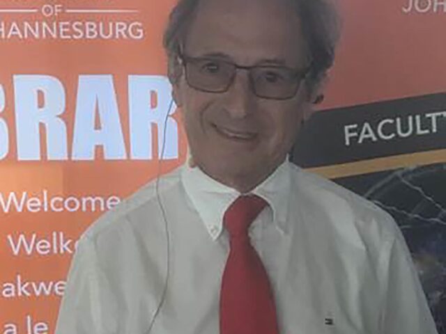 Renowned Nobel Laureate, Michael Levitt engages with UJ students