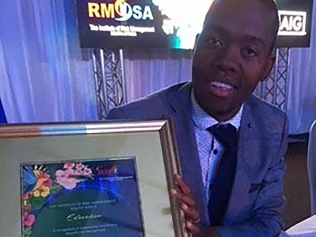 Prof Tankiso Moloi receives IRMSA Industry Award