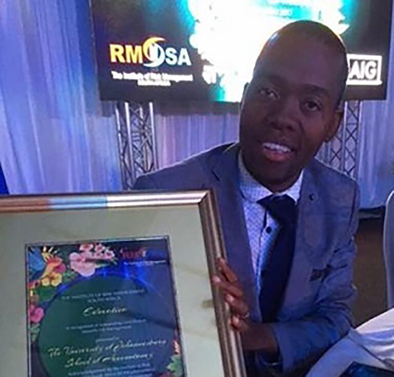 Prof Tankiso Moloi receives IRMSA Industry Award