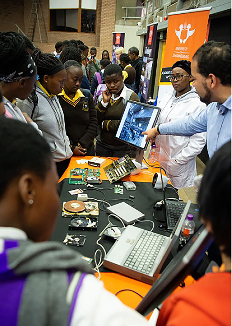 UJ Soweto Science Centre hosts 2018 National Science Week