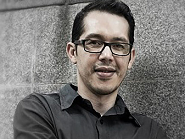 UJ’s multi-award winning playwright and performer reprises lead role in iHAMLET