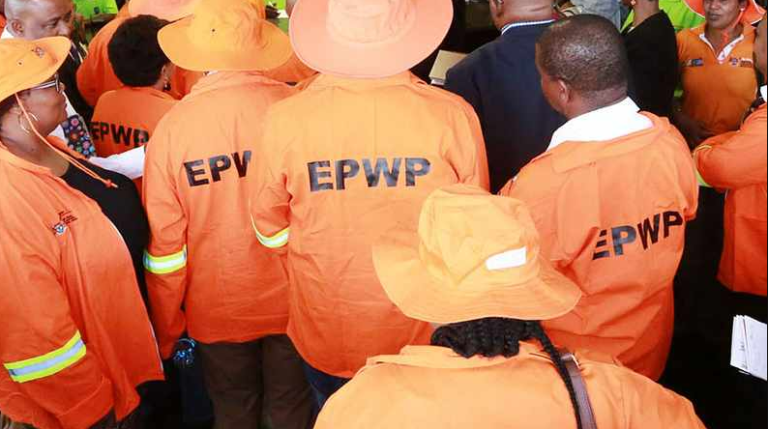 Assessing the social value of work in public work programmes