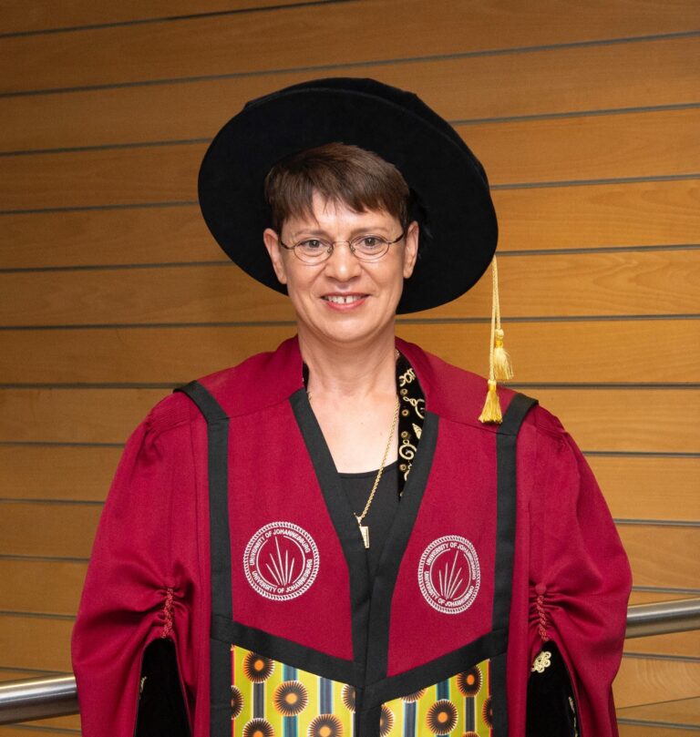 Prof Hassina Mouri awarded the UNESCO Chair on Medical Geology in Africa