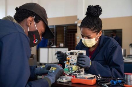 UJ students happy to be back on campus