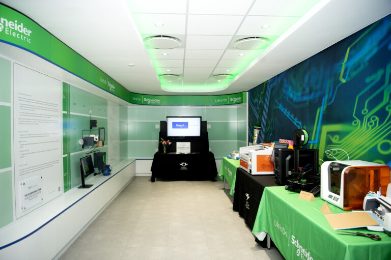 UJ launches 4IR Experience Lab in partnership with Schneider Electric