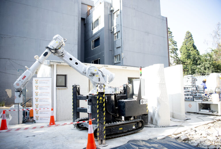 UJ/DSI collaboration builds a 3D printed house in 8 hours