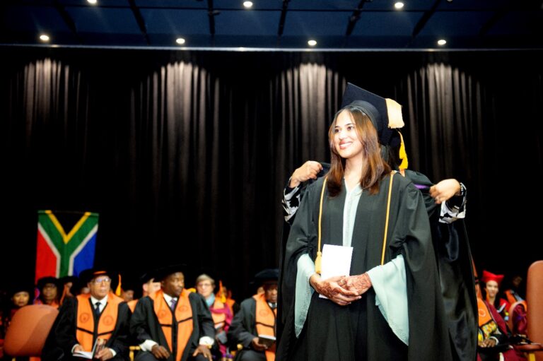 UJ Health Sciences graduate, Aaqilah Minty receives top faculty award