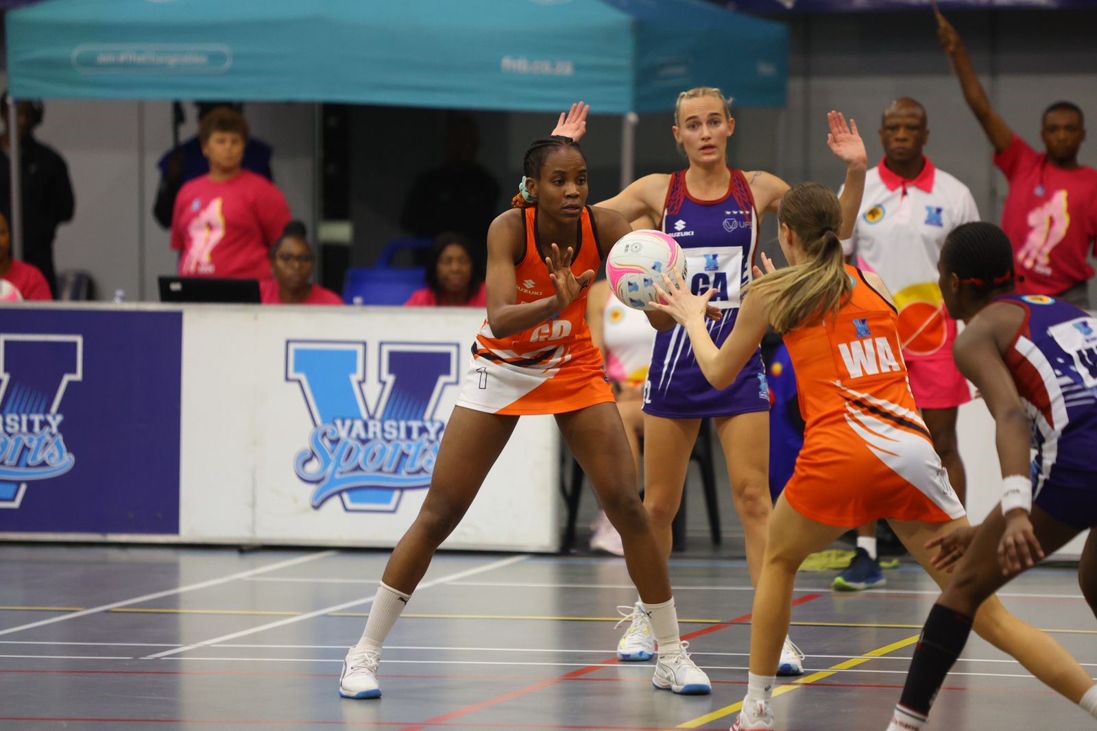 UJ plays UFS-Kovsies in the 2024 FNB Varsity Netball tournament final in Bloemfontein