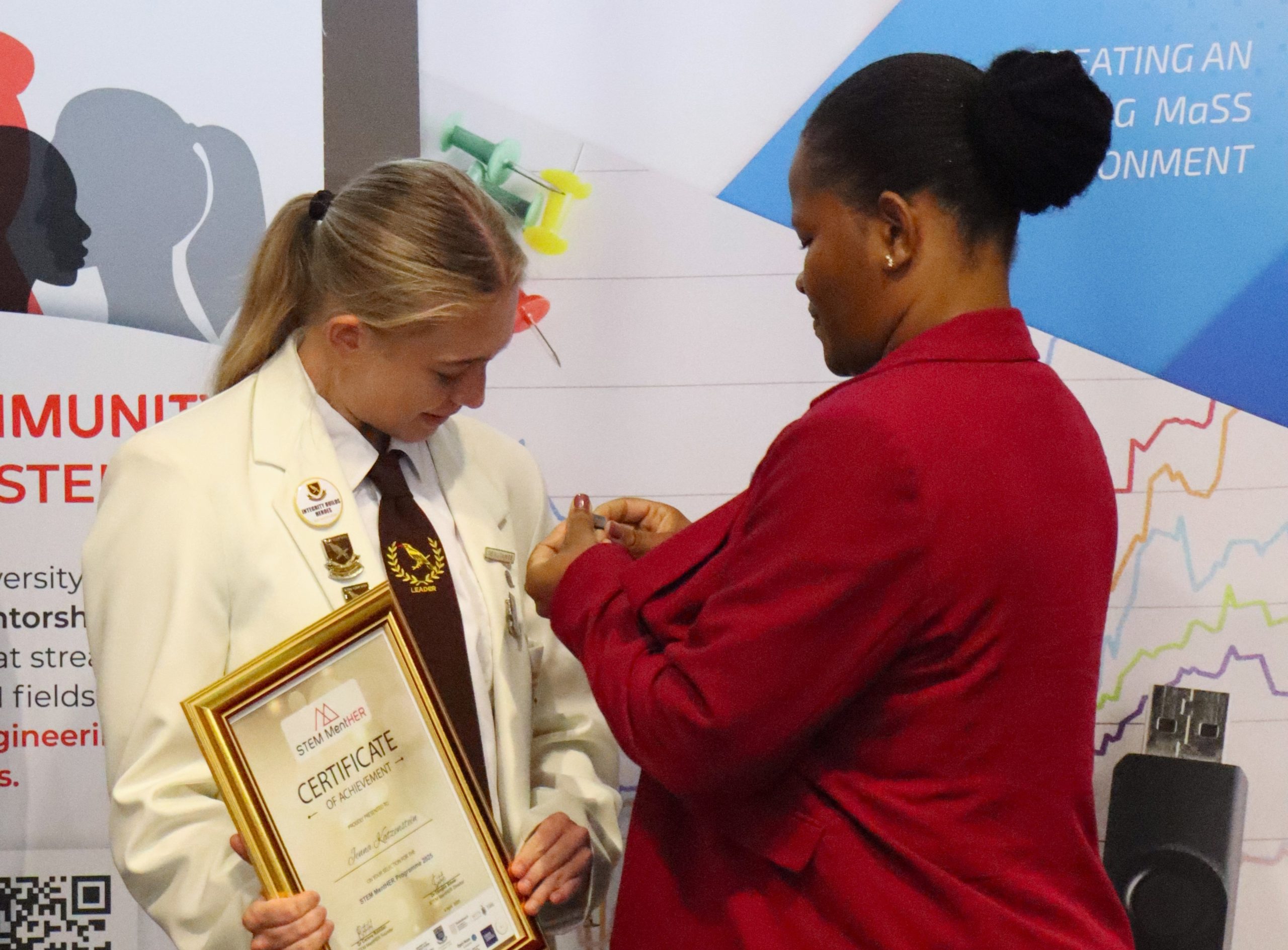 Each Mentor had the honour of pinning a STEM MEnther badge to the mentee therefore officially welcoming her to the programme - University of Johannesburg News