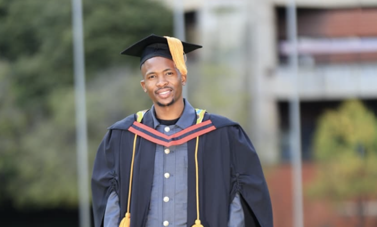 UJ graduate Siyanda Dlamini proves it’s never too late to rewrite your future
