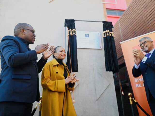 UJ names Soweto Campus residence after founding Vice-Chancellor Ihron Rensburg