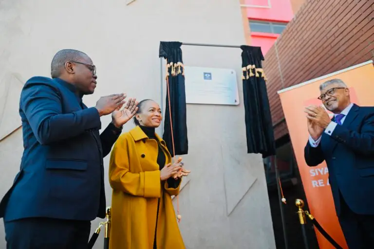 UJ names Soweto Campus residence after founding Vice-Chancellor Ihron Rensburg