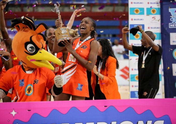 UJ Netball Team Captain Cornelia Mupenda with the Varsity Netball trophy. PHOTO - Varsity Sports